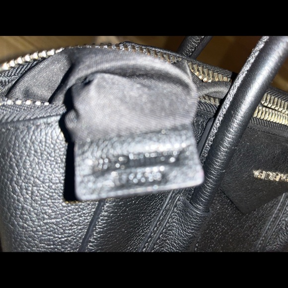 GIVENCHY ANTIGONA Medium Black Pebble stone bag in EXCELLENT condition! - Picture 10 of 14